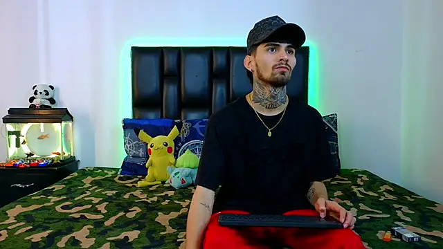 Snapshot of Brutal_Sex_Fucking chatting on 4, 3, 2026 Brutal Sex Fucking online show from 4, 3, 2026