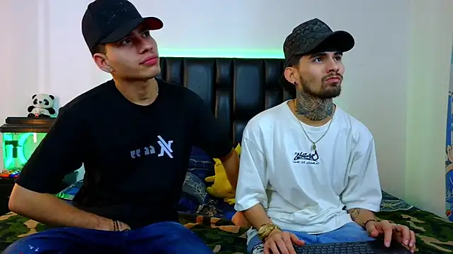 Snapshot of Brutal_Sex_Fucking chatting on 7, 3, 2026 Brutal Sex Fucking online show from 7, 3, 2026