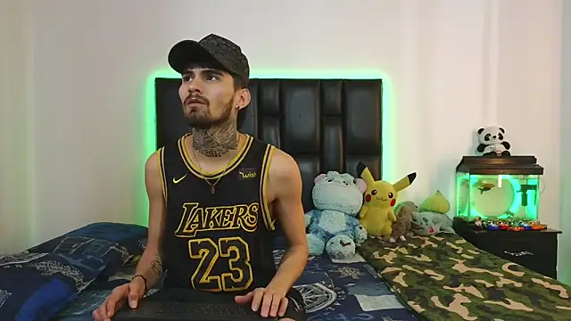 Snapshot of Brutal_Sex_Fucking chatting on 13, 3, 2026 Brutal Sex Fucking online show from 13, 3, 2026