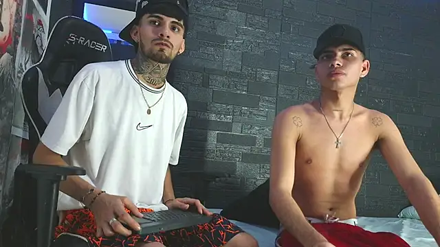 Snapshot of Brutal_Sex_Fucking chatting on 15, 4, 2026 Brutal Sex Fucking online show from 15, 4, 2026