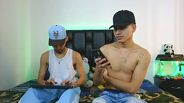 Snapshot of Brutal_Sex_Fucking chatting on 19, 4, 2026 Brutal Sex Fucking online show from 19, 4, 2026