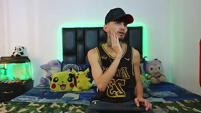 Snapshot of Brutal_Sex_Fucking chatting on 13, 5, 2026 Brutal Sex Fucking online show from 13, 5, 2026