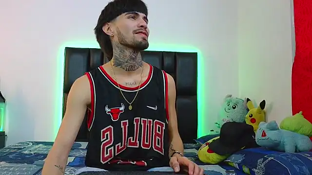 Snapshot of Brutal_Sex_Fucking chatting on 6, 6, 2026 Brutal Sex Fucking online show from 6, 6, 2026