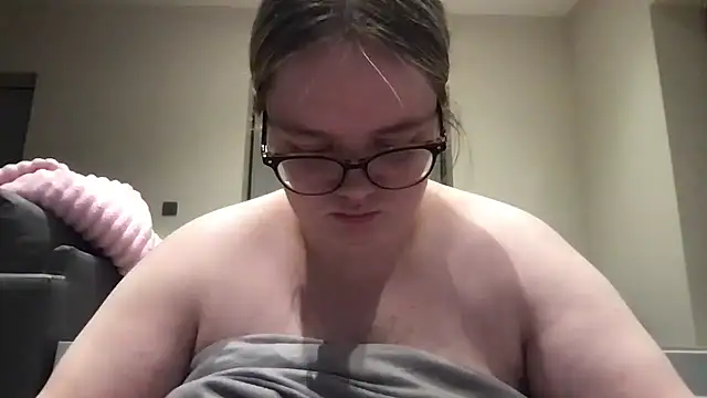 honeyyy24 online show from 11, 5, 2026