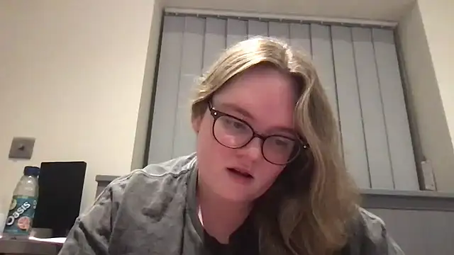 honeyyy24 online show from 28, 5, 2026
