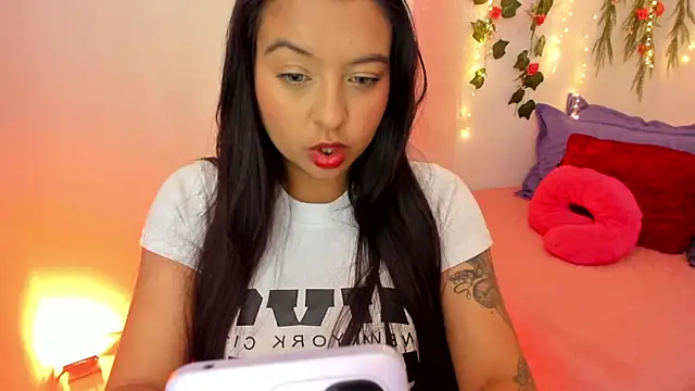 Sweet Chloe06 online show from 28, 1, 2025