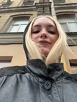 Snapshot of Milkyy_wway chatting on 31, 10, 2025 Milkyy wway online show from 31, 10, 2025