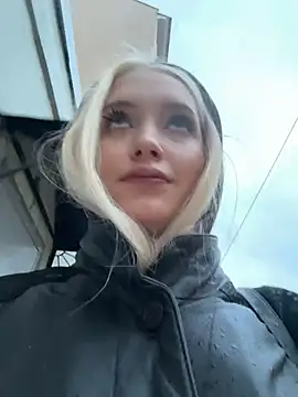 Snapshot of Milkyy_wway chatting on 20, 12, 2025 Milkyy wway online show from 20, 12, 2025