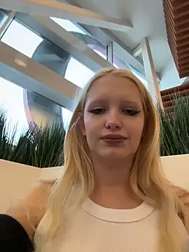 Snapshot of Milkyy_wway chatting on 17, 2, 2026 Milkyy wway online show from 17, 2, 2026