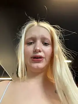 Snapshot of Milkyy_wway chatting on 7, 3, 2026 Milkyy wway online show from 7, 3, 2026