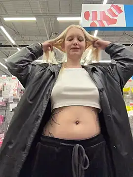 Snapshot of Milkyy_wway chatting on 22, 3, 2026 Milkyy wway online show from 22, 3, 2026