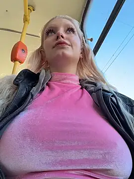 Snapshot of Milkyy_wway chatting on 28, 3, 2026 Milkyy wway online show from 28, 3, 2026