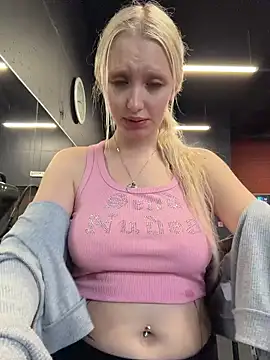 Snapshot of Milkyy_wway chatting on 4, 4, 2026 Milkyy wway online show from 4, 4, 2026