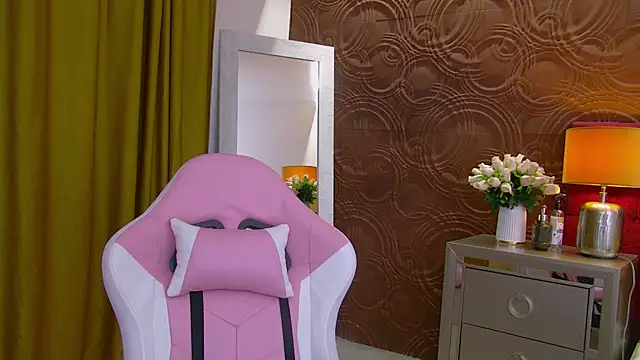 Snapshot of IrisMonn chatting on 19, 12, 2024 IrisMonn online show from 19, 12, 2024