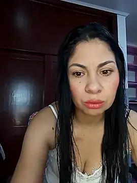 saralunabella online show from 8, 1, 2025