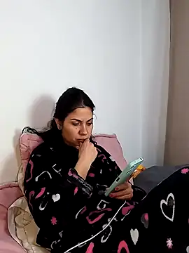 saralunabella online show from 25, 1, 2025