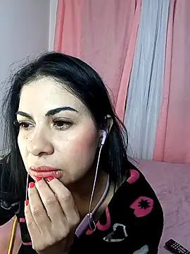 saralunabella online show from 10, 3, 2025