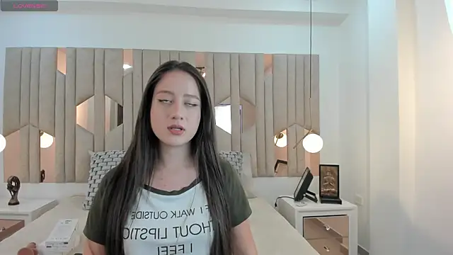 Snapshot of 1m_caro_ chatting on 9, 12, 2024 1m caro  online show from 9, 12, 2024