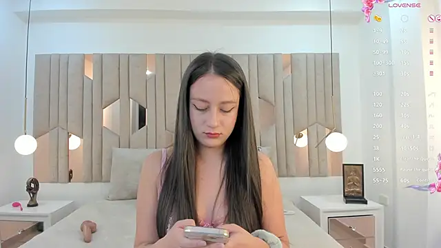 Snapshot of 1m_caro_ chatting on 10, 12, 2024 1m caro  online show from 10, 12, 2024