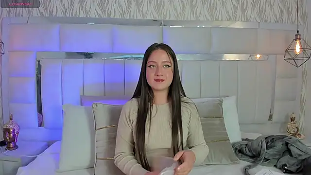 Snapshot of 1m_caro_ chatting on 30, 12, 2024 1m caro  online show from 30, 12, 2024