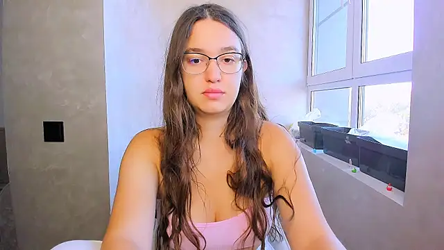 Snapshot of fancy_bunny chatting on 15, 9, 2025 fancy bunny online show from 15, 9, 2025