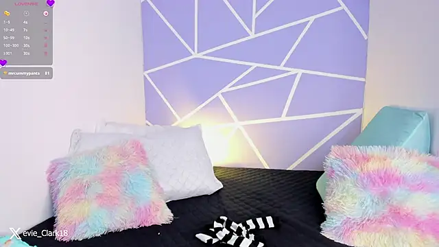 Evie Clark online show from 7, 12, 2024