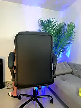 Snapshot of OwenMaximus814 chatting on 13, 10, 2025 OwenMaximus814 online show from 13, 10, 2025