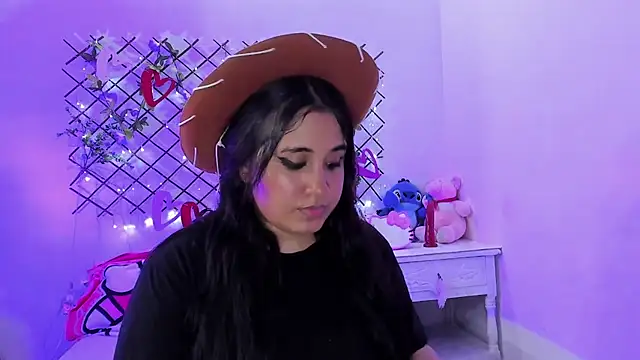 Snapshot of melyescobar chatting on 2, 3, 2025 melyescobar online show from 2, 3, 2025