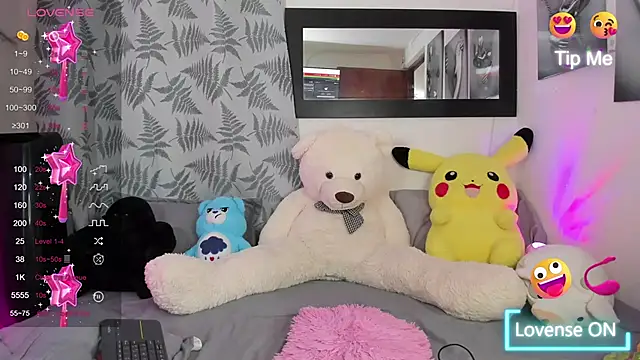 Snapshot of camy_roy chatting on 12, 12, 2024 camy roy online show from 12, 12, 2024