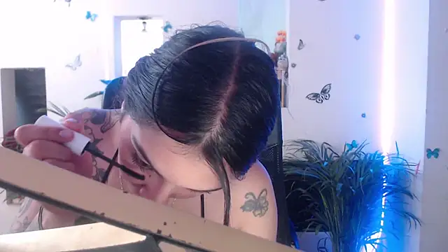 Lia-mitch online show from 4, 5, 2026