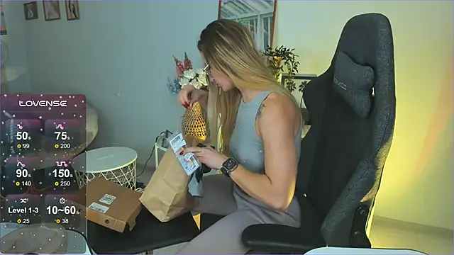 Snapshot of LadyIzabel chatting on 3, 12, 2024 LadyIzabel online show from 3, 12, 2024