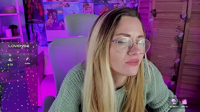 Snapshot of LadyIzabel chatting on 12, 12, 2024 LadyIzabel online show from 12, 12, 2024