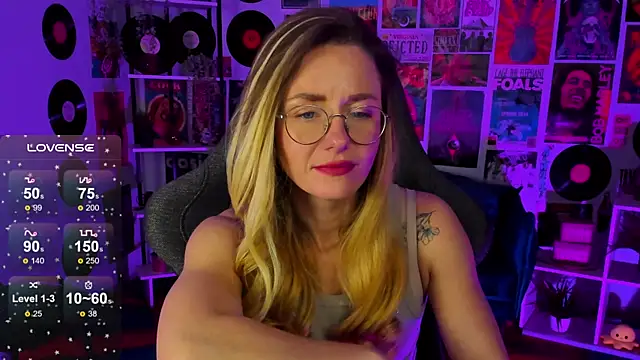 Snapshot of LadyIzabel chatting on 21, 12, 2024 LadyIzabel online show from 21, 12, 2024