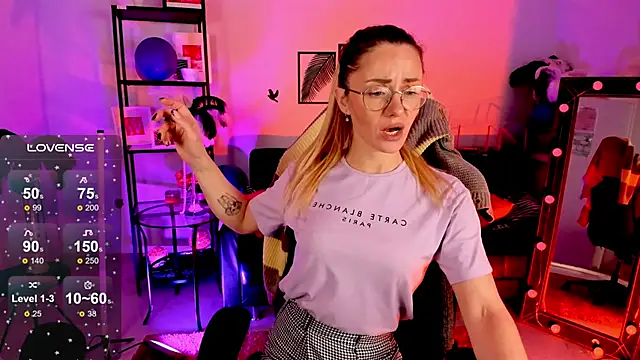 Snapshot of LadyIzabel chatting on 28, 12, 2024 LadyIzabel online show from 28, 12, 2024