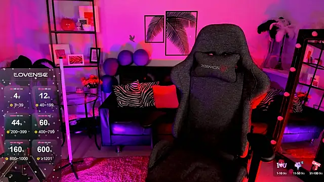 Snapshot of LadyIzabel chatting on 8, 1, 2025 LadyIzabel online show from 8, 1, 2025