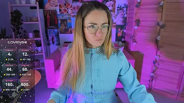 Snapshot of LadyIzabel chatting on 8, 2, 2025 LadyIzabel online show from 8, 2, 2025