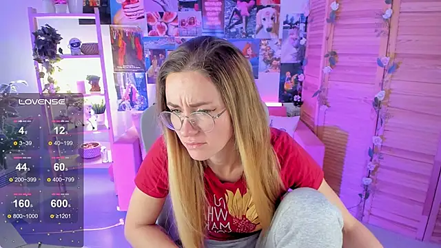 Snapshot of LadyIzabel chatting on 21, 2, 2025 LadyIzabel online show from 21, 2, 2025