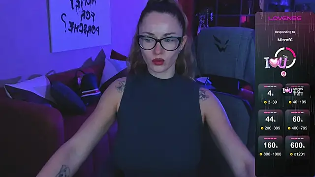 Snapshot of LadyIzabel chatting on 18, 10, 2025 LadyIzabel online show from 18, 10, 2025