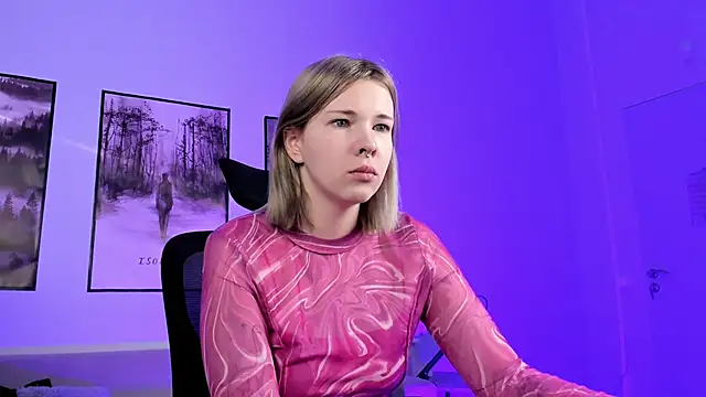 Snapshot of AliceSunday chatting on 8, 12, 2024 AliceSunday online show from 8, 12, 2024