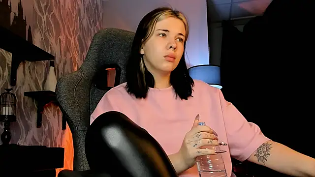 AliceSunday online show from 11, 11, 2025