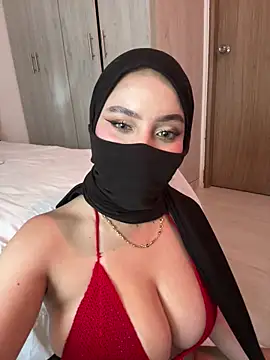 Snapshot of amaal_ chatting on 28, 9, 2025 amaal  online show from 28, 9, 2025