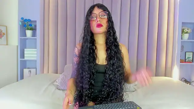 BriaConner  online show from 9, 1, 2025
