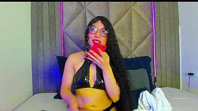 BriaConner  online show from 23, 1, 2025