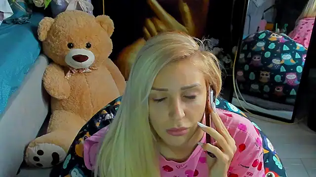 glossy blondegirl online show from 14, 11, 2025