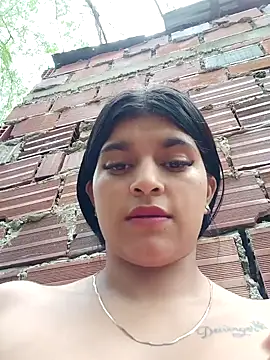 Snapshot of naughty-girl01 chatting on 5, 1, 2025 naughty-girl01 online show from 5, 1, 2025