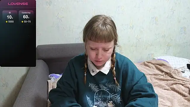 June shy0 online show from 3, 3, 2026