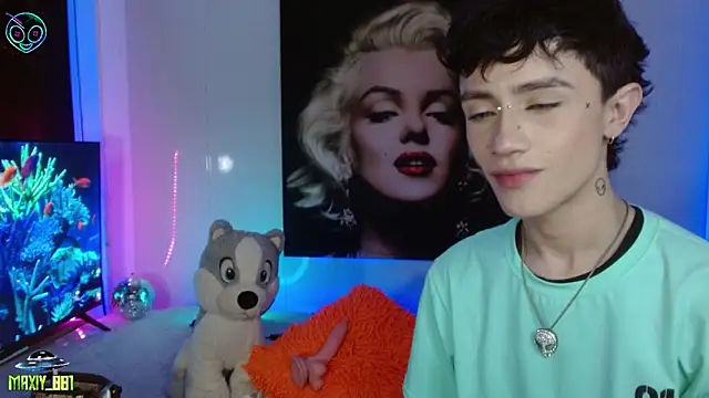 maxiy 001 online show from 7, 3, 2025