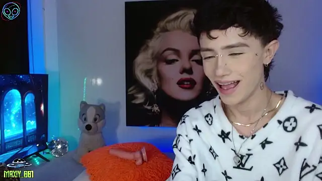 maxiy 001 online show from 30, 9, 2025