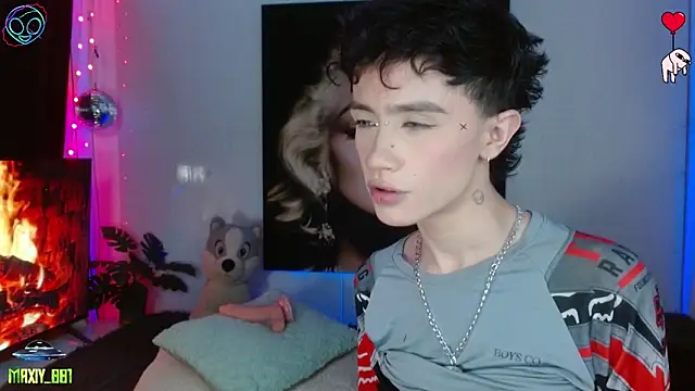maxiy 001 online show from 6, 5, 2026