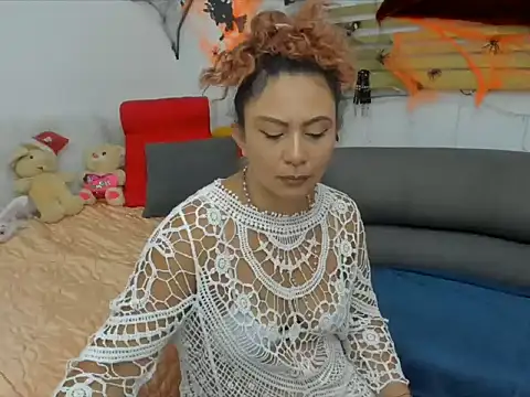 KeiraQuen online show from 13, 10, 2025